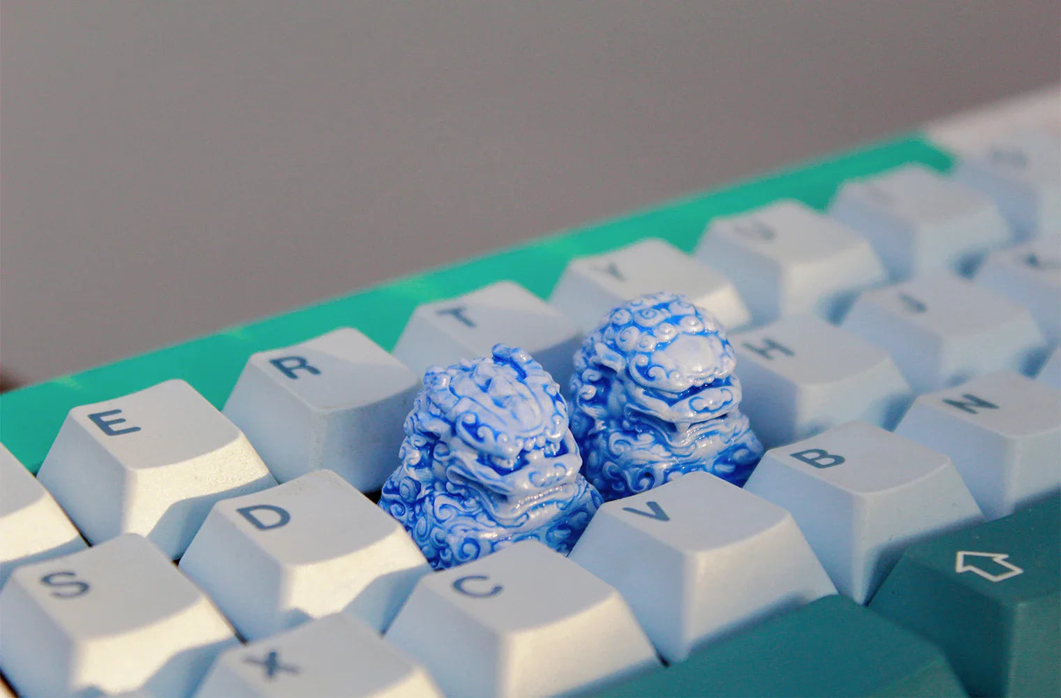 IDeal OEM Resin Keycaps Cherry MX Corss Switch Mechanical Keyboard No Backlit ESC F Zone Keycaps Lion Carved Customize Key Cap