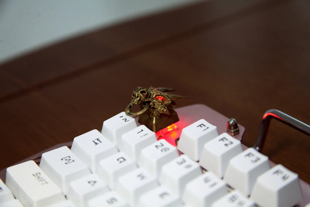 Original Design Dragon Head Keycaps Metal Translucent Mechanical Keyboard Keycaps Personalized Hanging Dragon Head Keycaps Gifts