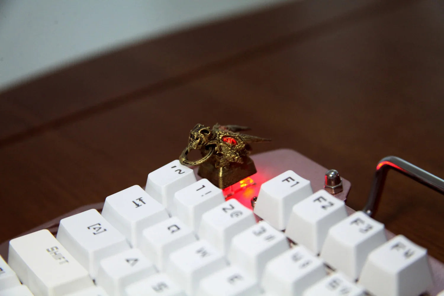Original Design Dragon Head Keycaps Metal Translucent Mechanical Keyboard Keycaps Personalized Hanging Dragon Head Keycaps Gifts