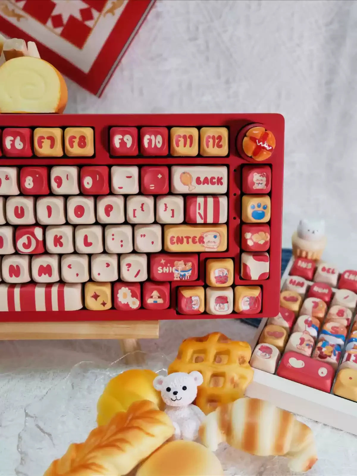Gourmet Bear Theme Keycaps 125/141 Key Moa Height Five Sided Heat Sublimation Red Cartoon Story Mechanical Keyboard Keycaps