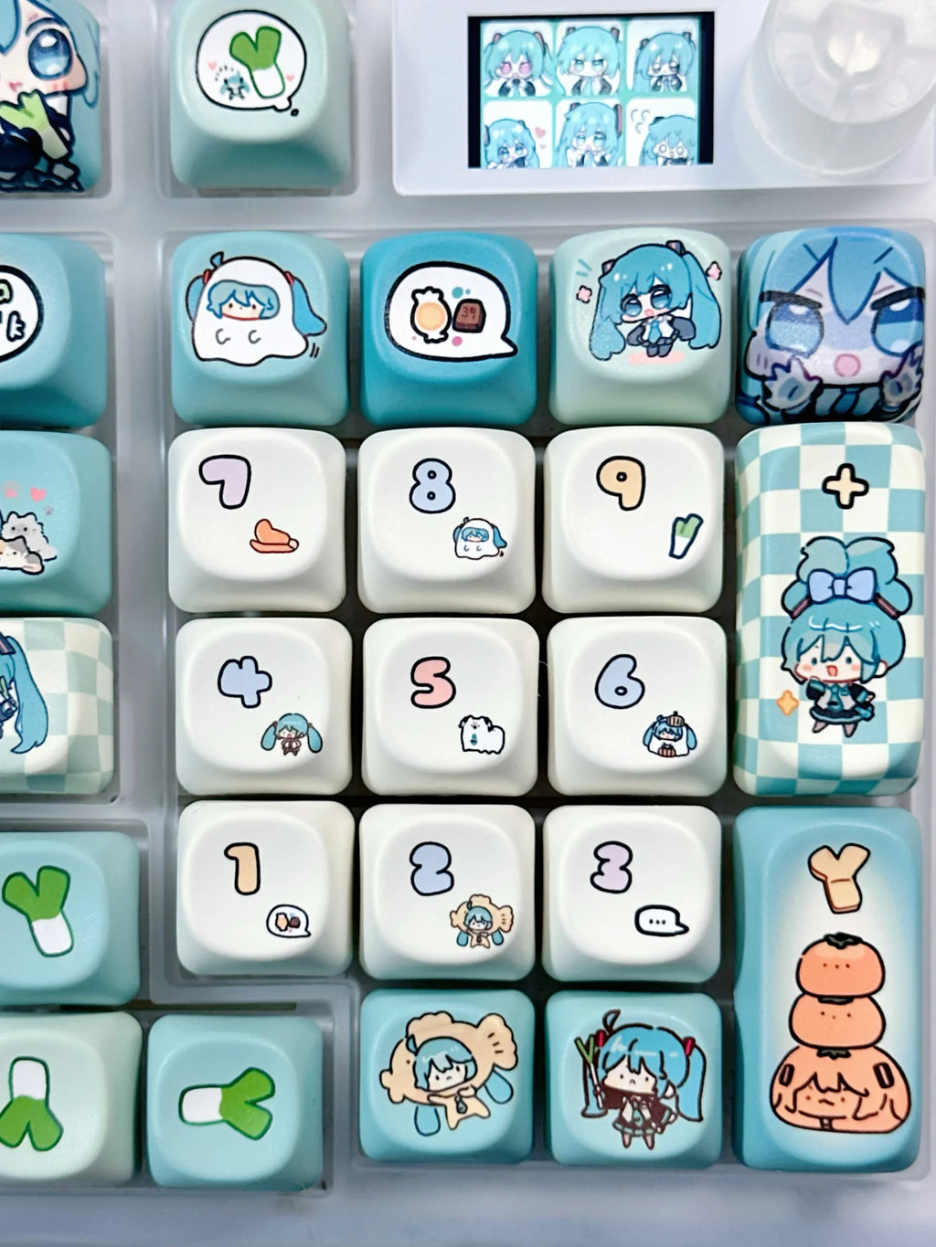Miku Anime Theme Keycaps 131 Key Customized Pbt Material Keycaps Cute Cartoon Pattern Computer Game Mechanical Keyboard Keycaps