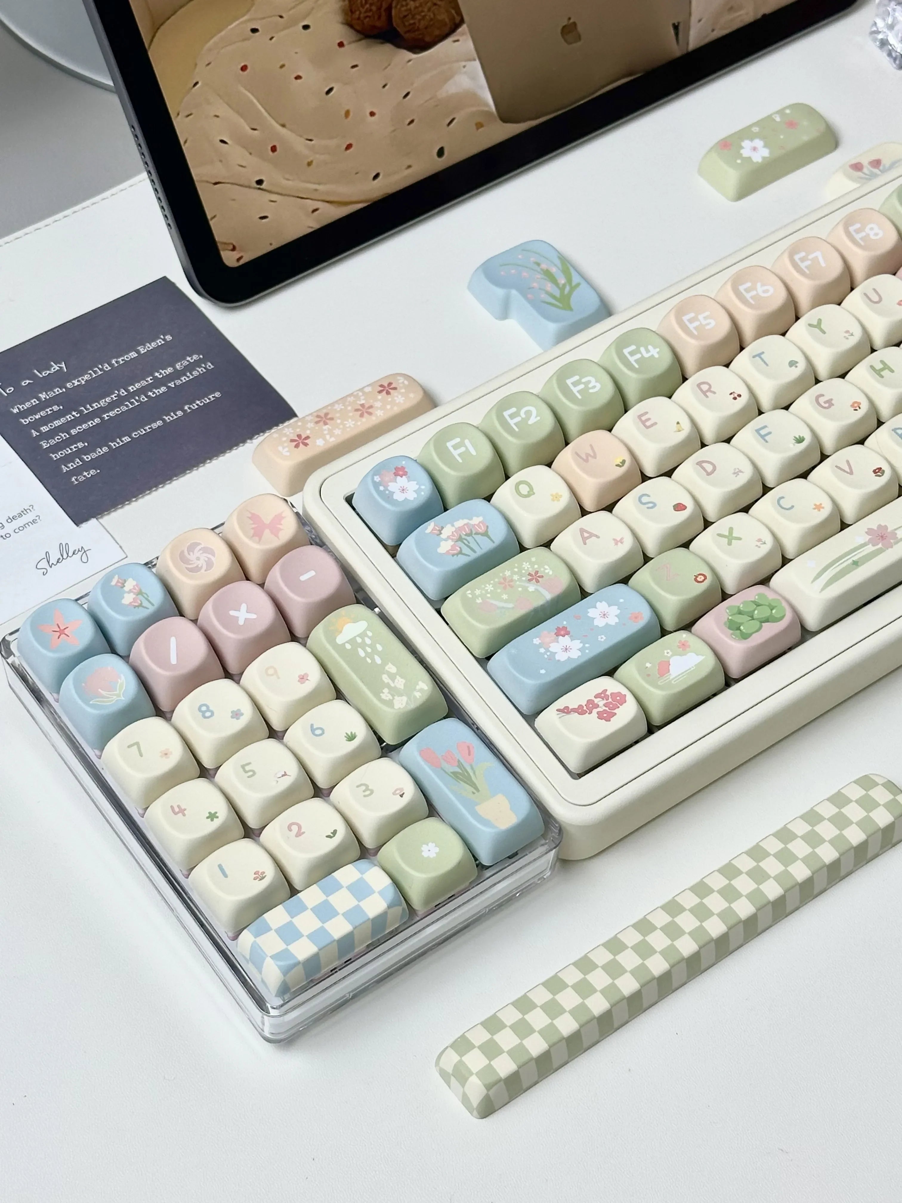 MOA Keycaps Cute Alice Keycaps Cute Keycaps 141 Keys PBT Sublimation Mechanical Keyboard Cap 2.25 U 2.75U