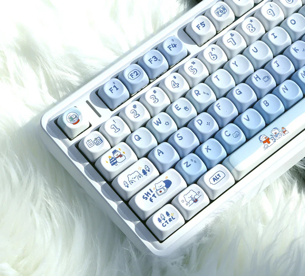 K135 Cute Winter Bear Key Cap MOA Profile Keycaps for Mechanical Keyboard Gaming Pbt for Mx Switches Keycap