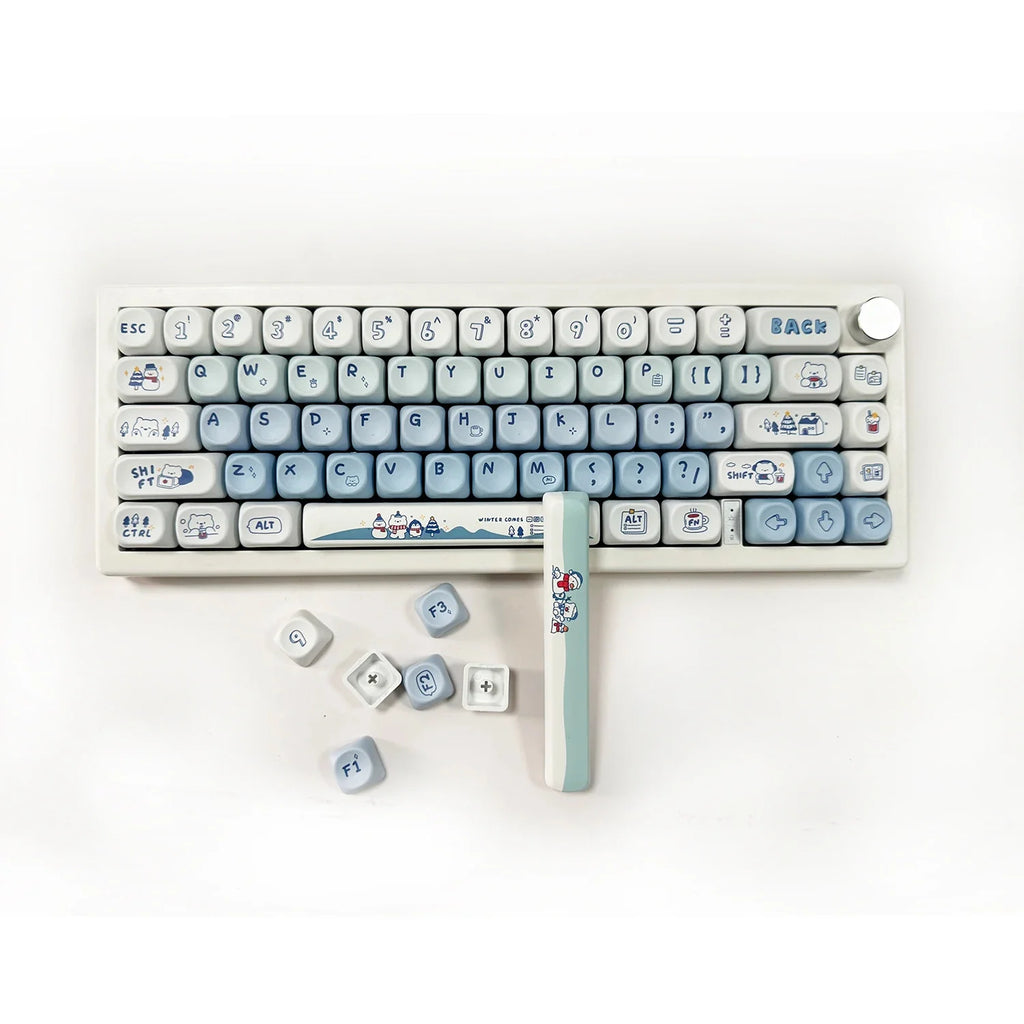 K135 Cute Winter Bear Key Cap MOA Profile Keycaps for Mechanical Keyboard Gaming Pbt for Mx Switches Keycap