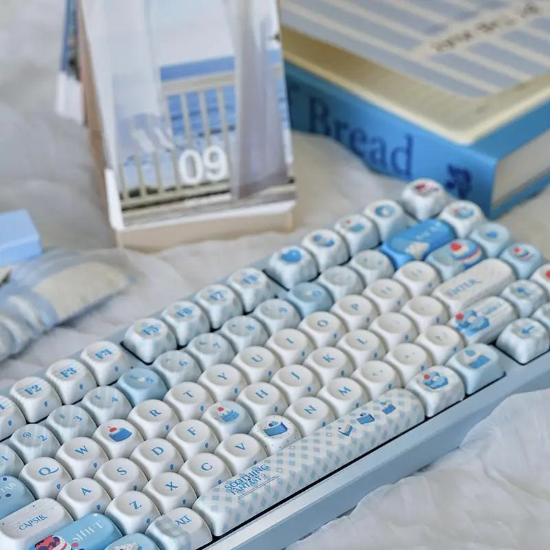Sweet Dream Keycaps New Moa Pbt Sublimation Cute Blue Cute Round Alice Layout Keycaps L-Shaped Enter Key 2.25/2.75/7U Space Bar