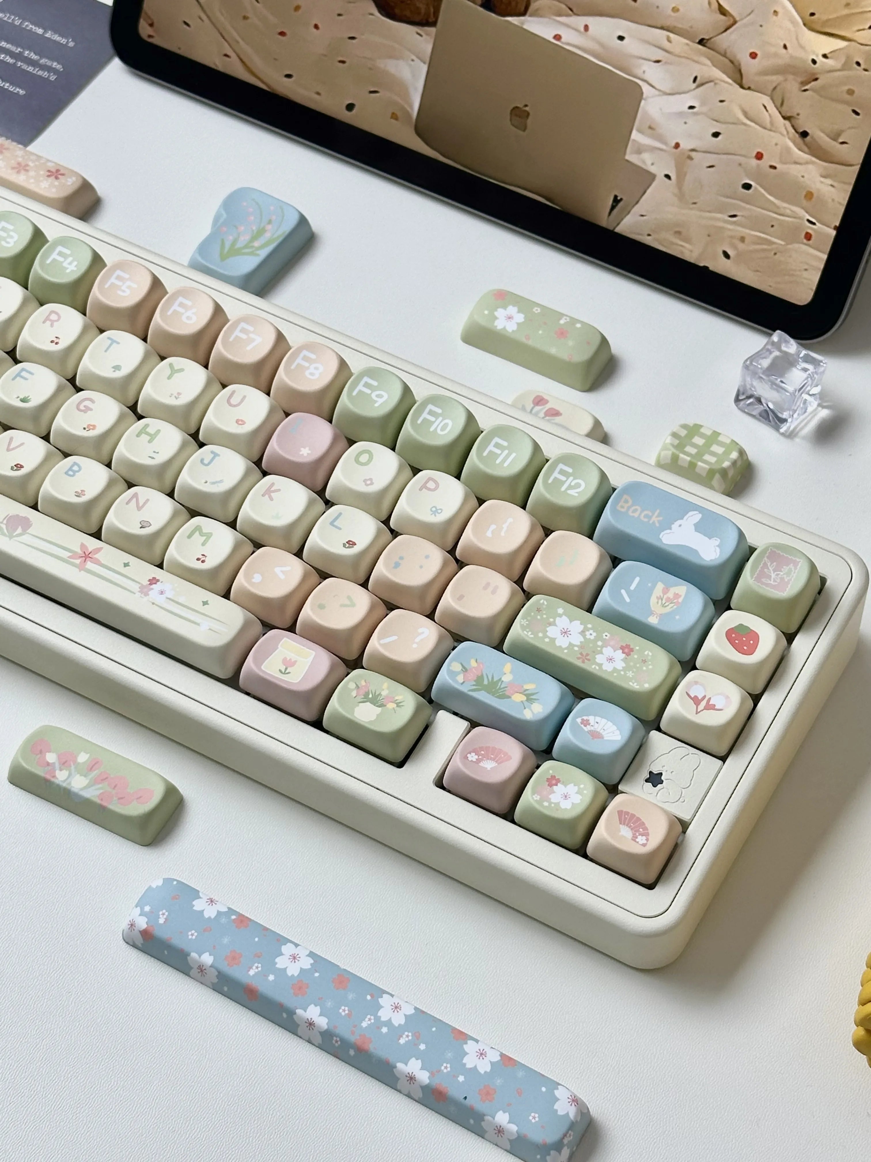 MOA Keycaps Cute Alice Keycaps Cute Keycaps 141 Keys PBT Sublimation Mechanical Keyboard Cap 2.25 U 2.75U