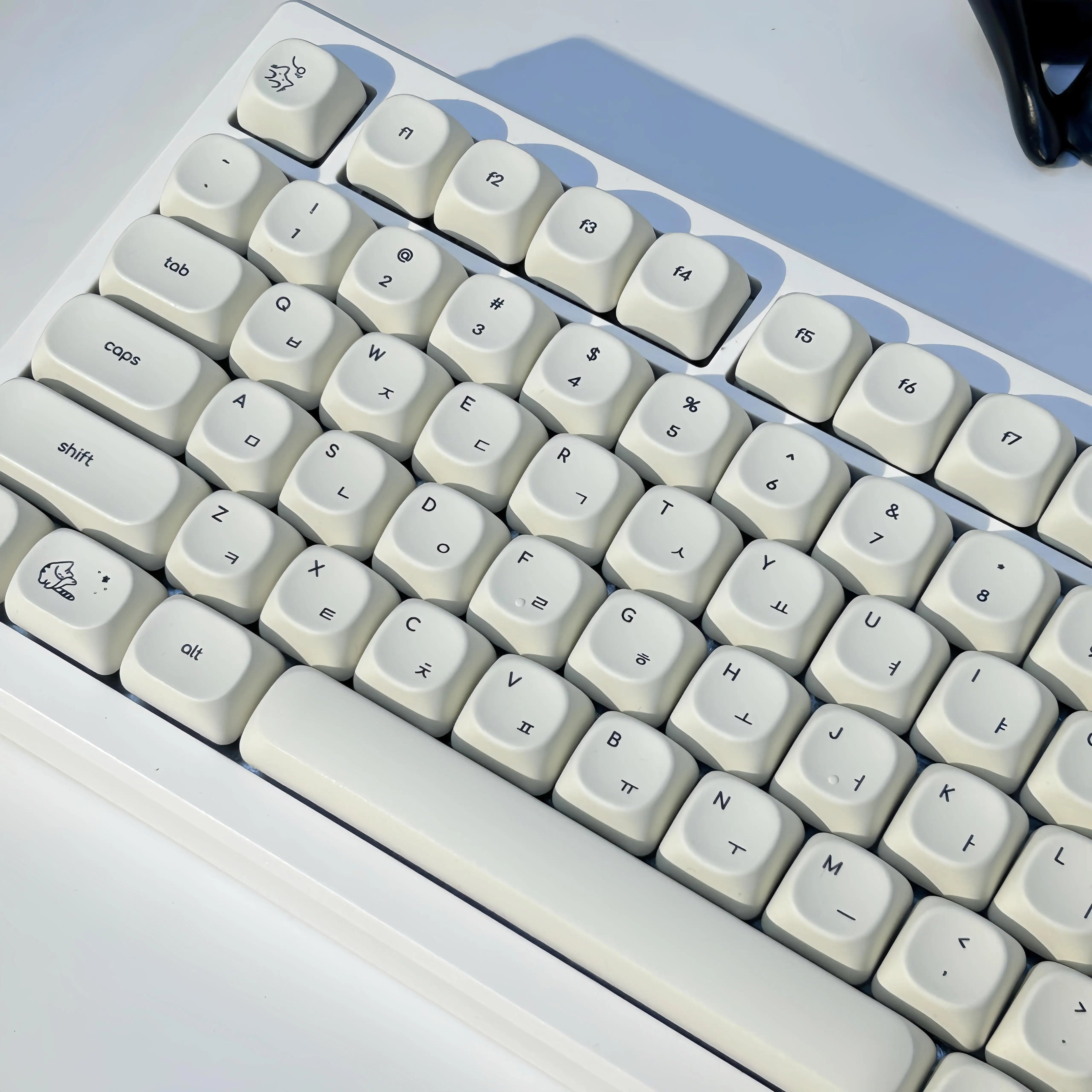 Simple Milky White Cute Cat Theme Keycap 124Keys PBT Sublimation MOA Profile Round Ball Caps Korean Mechanical Keyboard Keycaps