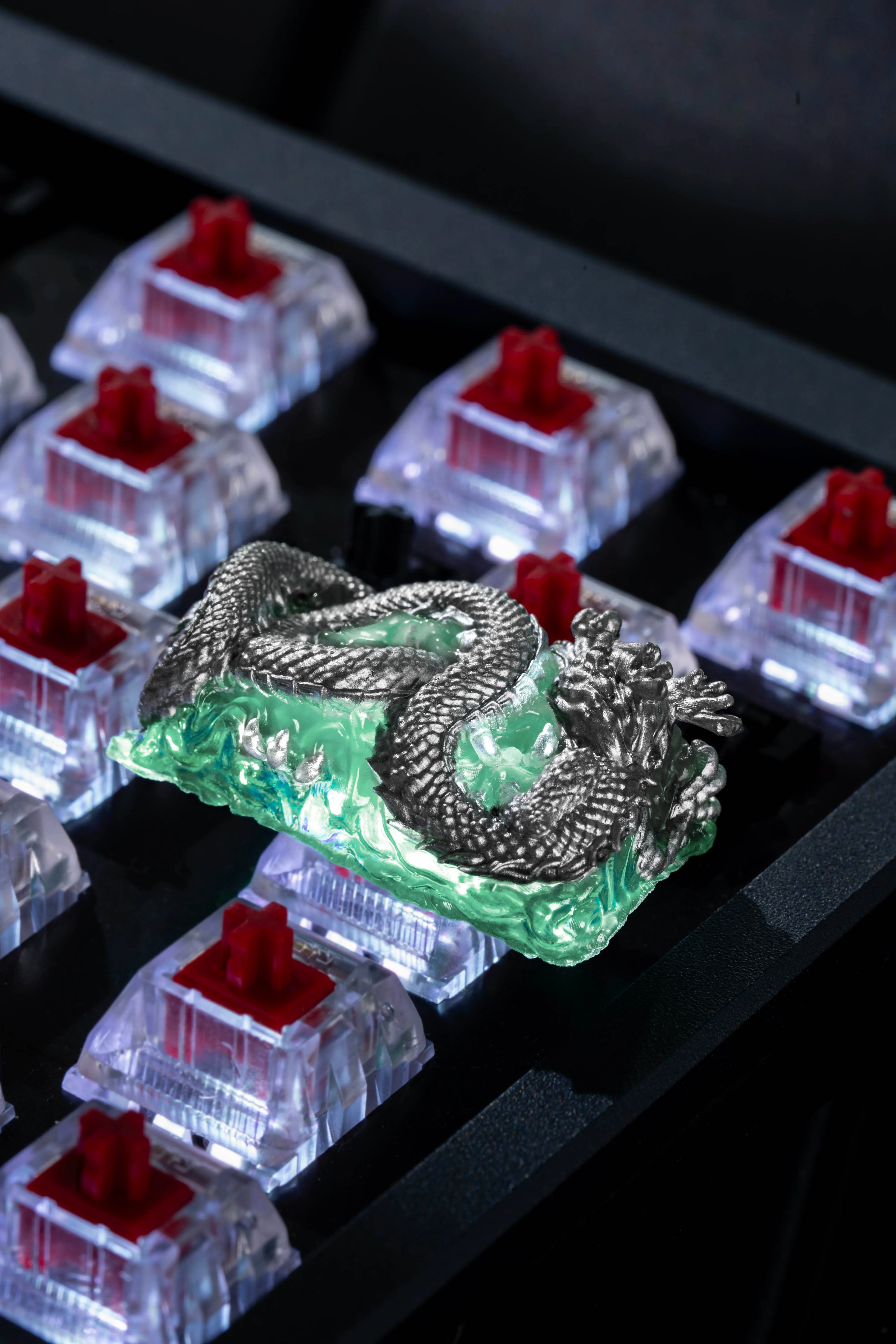 Emerald Keycap Custom Resin Slivery Dragon Point 1.75u Artisan Key Cap Creative Mechanical Keyboard Capslock Keycap for Boy Gift