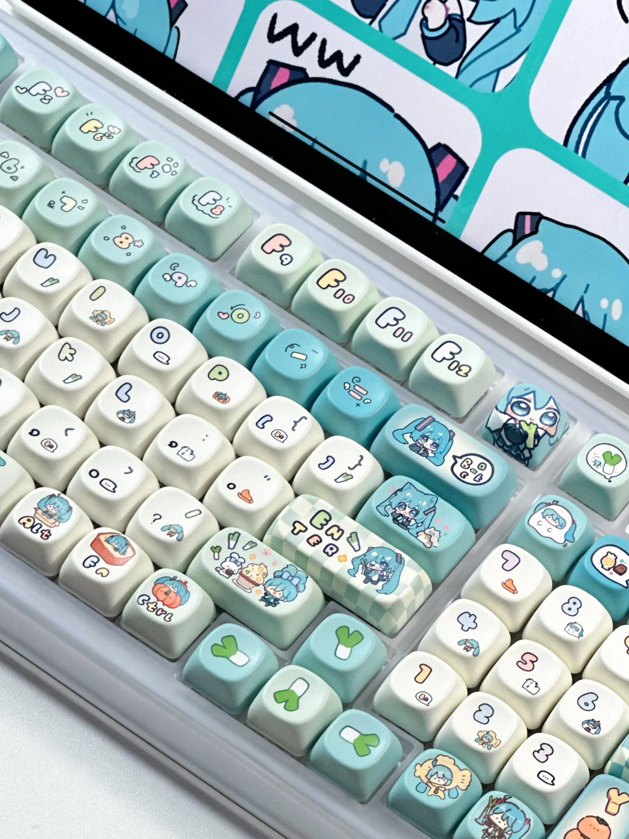 New Miku Anime Keycaps 131Keys Customized Pbt Material Keycaps Cute Cartoon Pattern Computer Game Mechanical Keyboard Keycaps