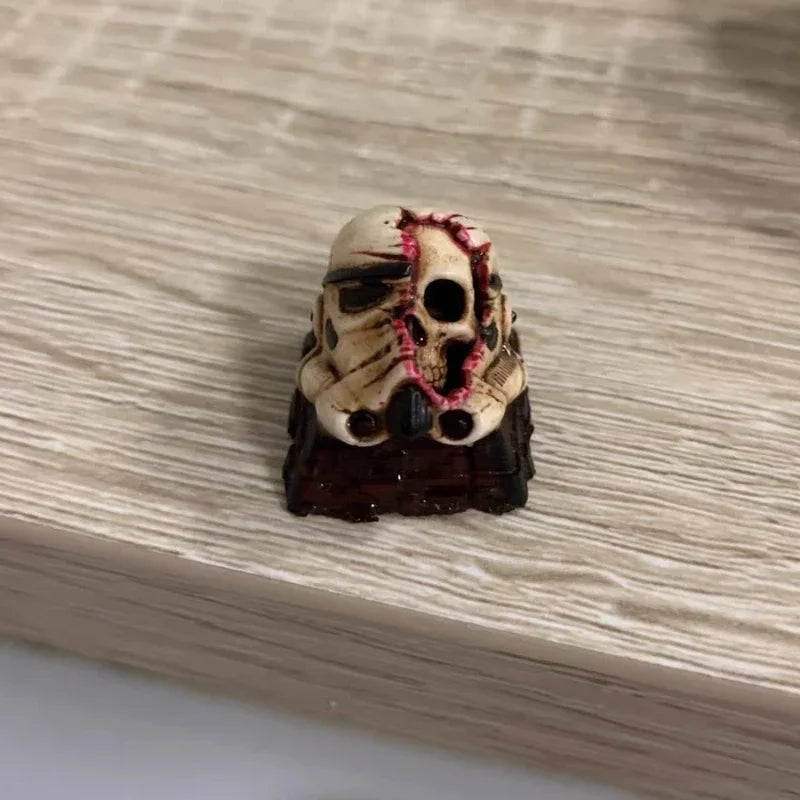 Battle-damaged Skull Key Cap Translucent Resin Keycaps Artisan Keycap Custom KeyCap for Mechanical Keyboard Accessories Gift