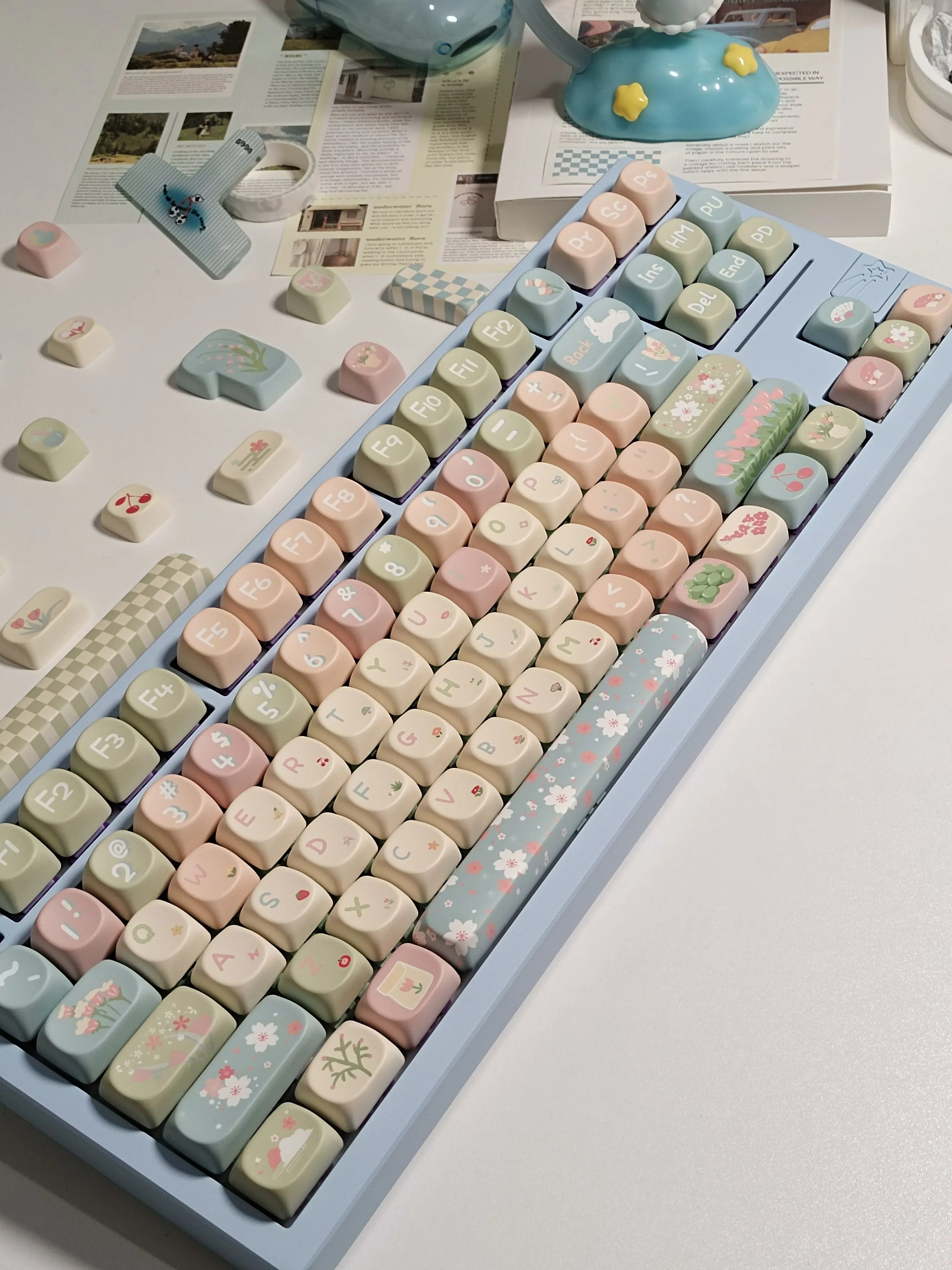 MOA Keycaps Cute Alice Keycaps Cute Keycaps 141 Keys PBT Sublimation Mechanical Keyboard Cap 2.25 U 2.75U