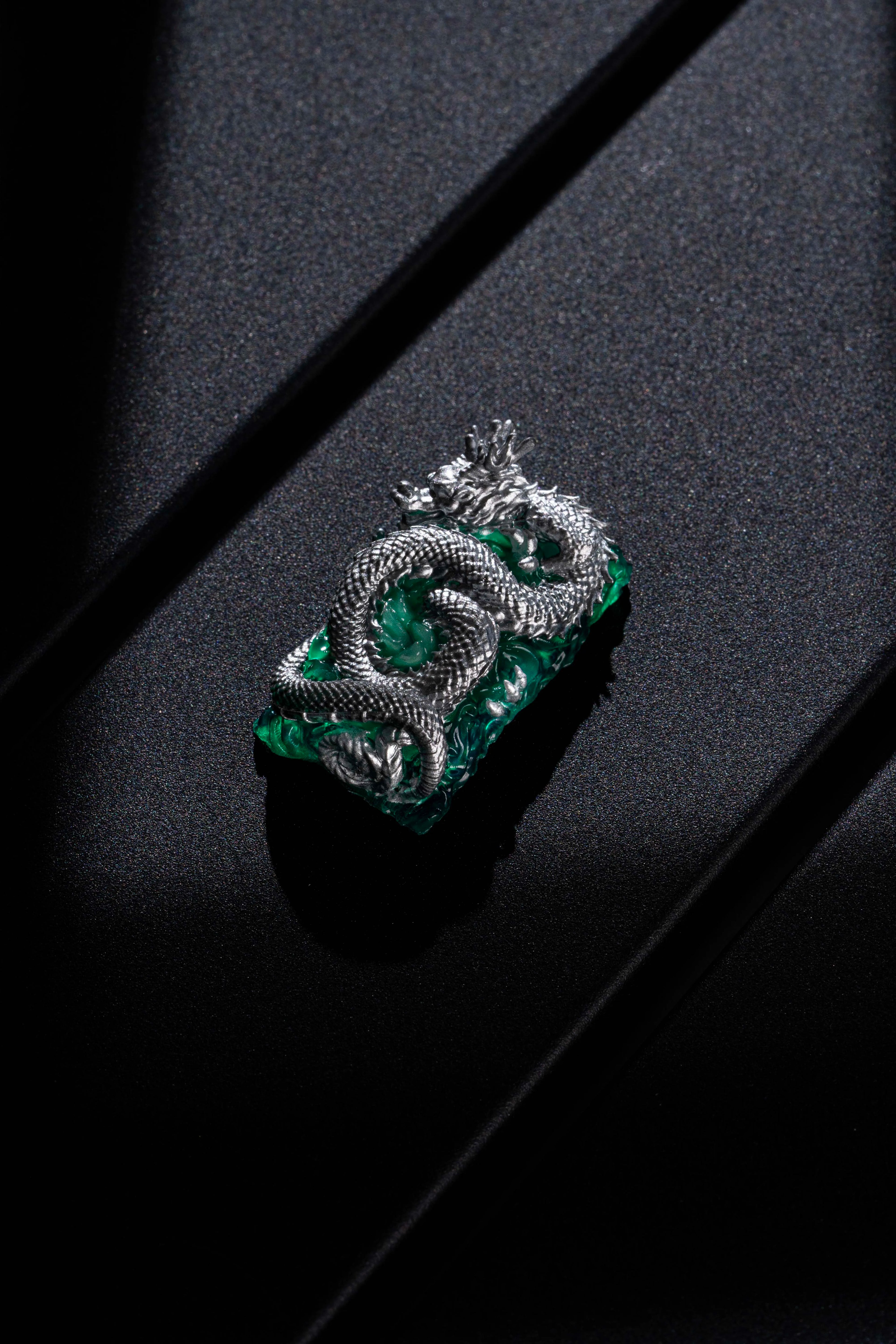 Emerald Keycap Custom Resin Slivery Dragon Point 1.75u Artisan Key Cap Creative Mechanical Keyboard Capslock Keycap for Boy Gift